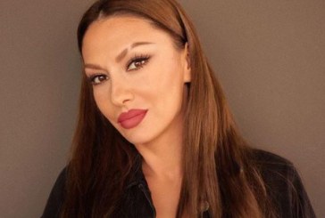 Adelina i bënë 41 vjet