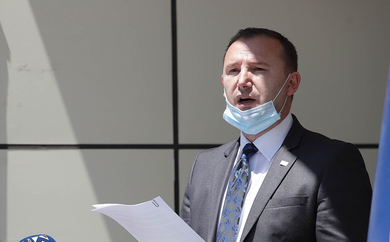 Ministri Zemaj vjen me një porosi për qytetarët