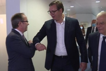 Grindjet e Hotit dhe Vuçiqit në distancë