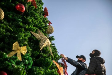 Prishtina po bëhet gati për festat e fundvitit (Foto)