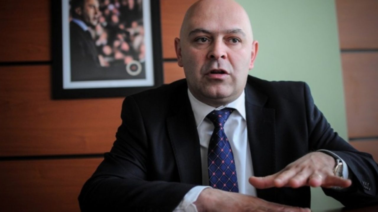 Gjini thotë se AAK më së paku i merr 14 deputetë në zgjedhjet e ardhshme