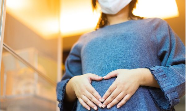 Foshnjat e lindura nga gratë me Covid-19 kanë antitrupa