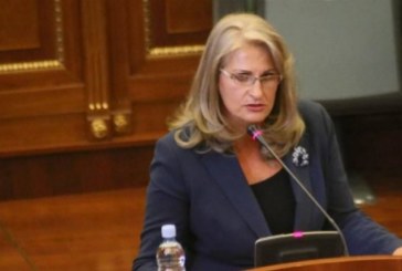 Teuta Haxhiu e ashpër me Vjosa Osmanin: Refuzoj të më përfaqësosh ti