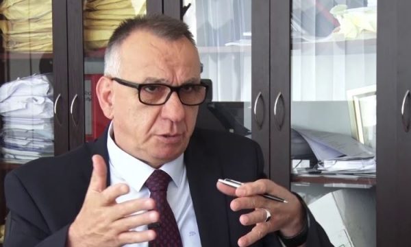 Enver Hasani jep ide për ndryshimin e sistemit politikë në Kosovë