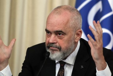 Rama: Lufta e Kosovës nuk ka nisur me Vjosa Osmanin presidente dhe Albin Kurtin kryeministër