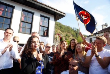 Vjosa Osmani do të kandidoj në zgjedhje me listën e saj
