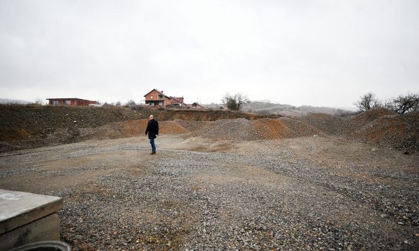 Hoxhaj: Dy qeveritë dështuan, PDK-ja do ta përfundojë edhe autostradë në Anamoravë