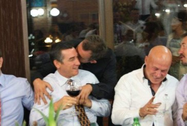 Babai i Rron Gjinovcit: Isha në dasmë te Sami Lushtaku, Rroni ishte në burg për veprat banditeske me VV’në