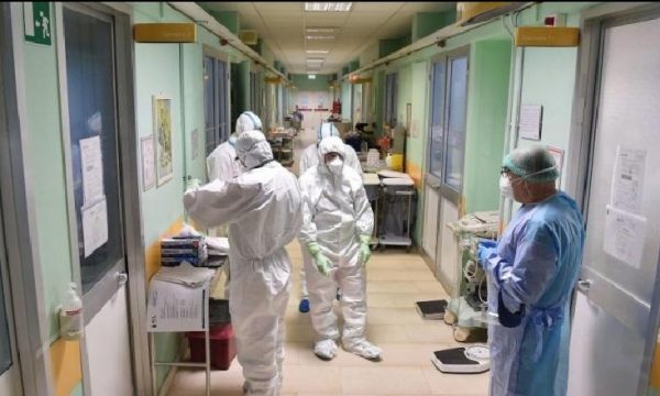 Mutacioni i rrezikshëm i COVID-19 mbërrin në Greqi, konfirmohen 4 raste pozitive