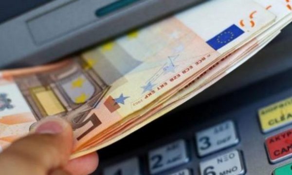 Fushatë e nxehtë nga Hoti, premtohet paga e 13-të për mësimëdhënësit