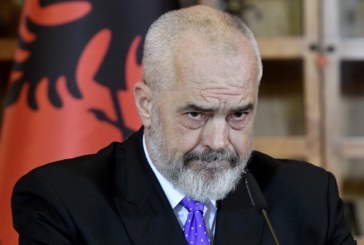 Edi Rama siguron dozat e para të vaksinës anti-COVID, thotë se një pjesë do të shkojnë për mantelbardhët në Prishtinë