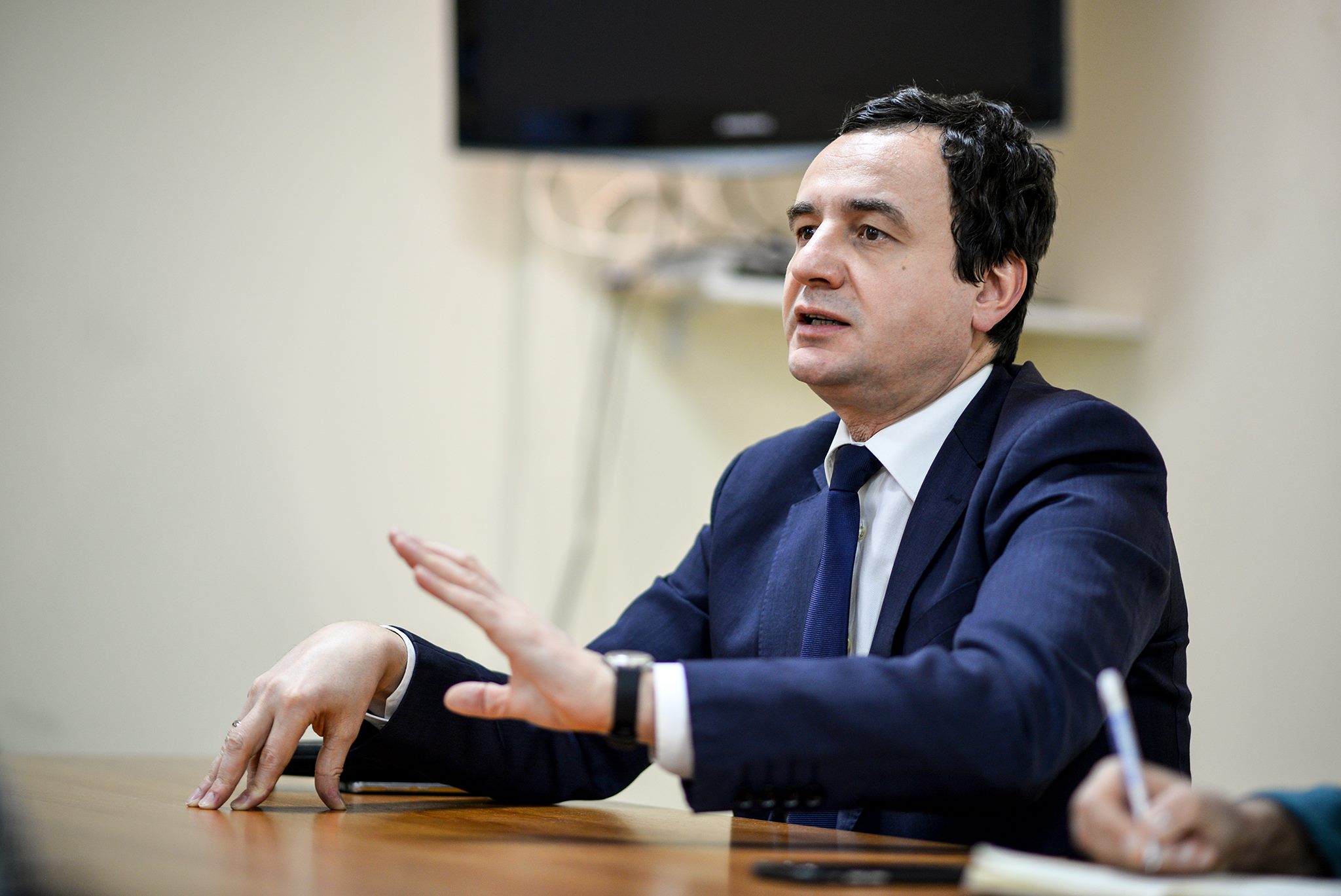 Kurti: Shpërthimet si ai në Ferizaj janë alarm për autoritetet, shteti të inspektoj lokalet