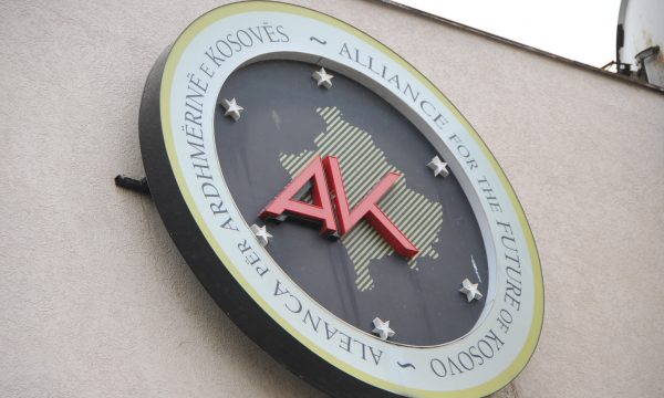 AAK akuzon PDK’në për vjedhje të programit