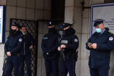 Policia e Kosovës zbarkon në KQZ