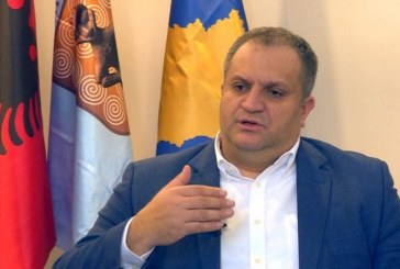 Ahmeti: Nuk ka gjasa që Vjosa Osmani të jetë bartëse e listës së VV’së