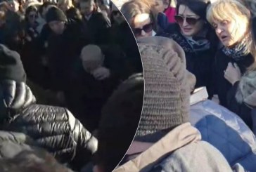I jepet lamtumira e fundit Albert Krasniqit, në varrim e pranishme edhe Besa Gashi