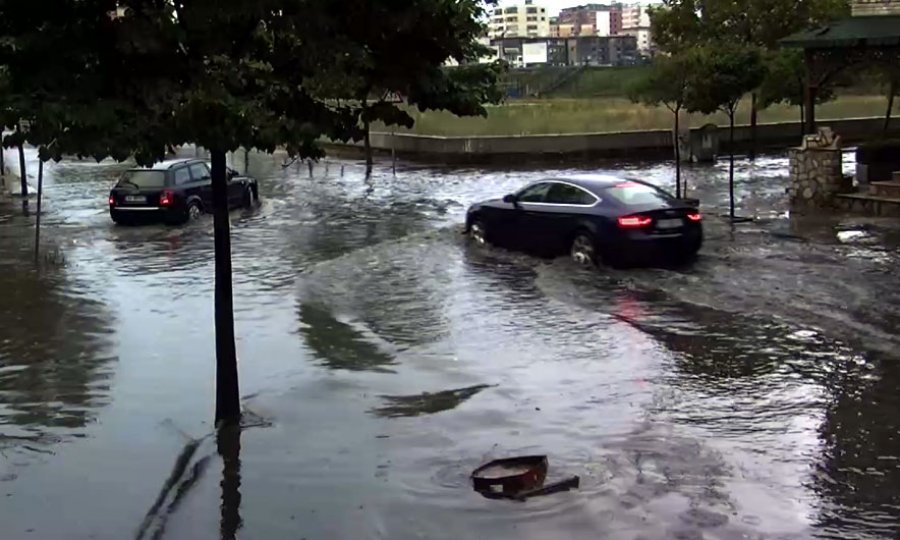 Paralajmërohen vërshime në Junik, Deçan, Gjakovë