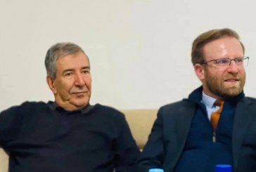 Haki Abazi dikur akuzonte VV-në për vrasjen e Astrit Deharit, sot bën fushatë në emër të tij