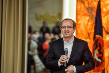 Hoti tregon nga erdhi ideja për sloganin “Shteti Shtet”