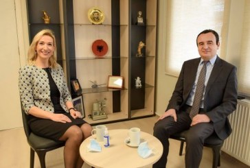“Nëse ti vjen në pushtet do ta falësh tërë Kosovën”, letra që ia kishte shkruar Kurtit e aderuara në LVV