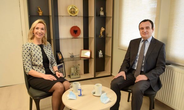 “Nëse ti vjen në pushtet do ta falësh tërë Kosovën”, letra që ia kishte shkruar Kurtit e aderuara në LVV