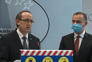 Hoti: Vaksinat do të vijnë në shkurt, së pari do të vaksionohen mjekët dhe të moshuarit