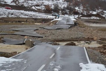 Profesori pas ankesave për cilësinë e asfaltit: Është vetëm tepih mbi rrugë, nuk mbron nga vërshimet