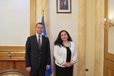 Peci: Osmani emëroi persona  politik jo civil