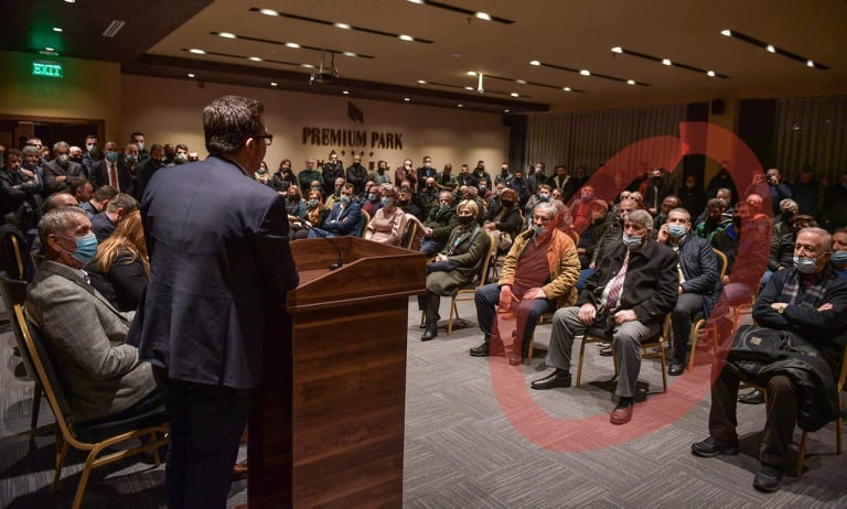 Ish-kryeprokurori Sylë Hoxha i pari në rresht në tubimin e LDK-së në Prizren