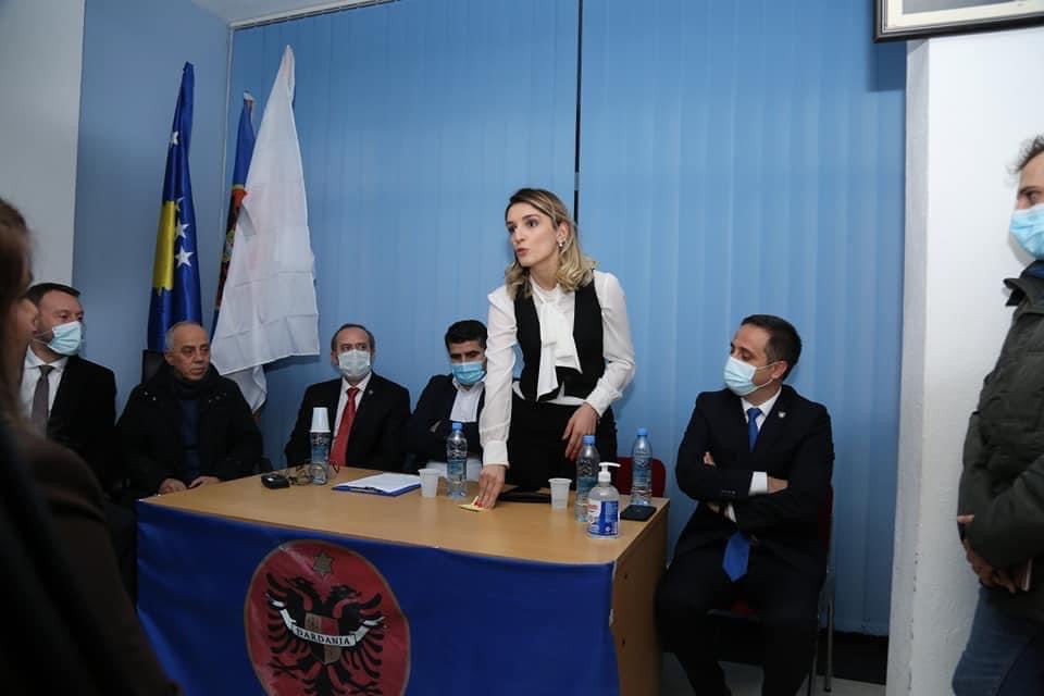 Lutfi Zharku në përkrahje të rinisë. Prezanton Ardita Rrahmanin si kandidate për deputete