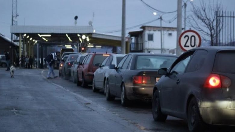 Një ditë pas vitit të ri mërgimtarët e lënë Kosovën, krijohen kolona në Merdare