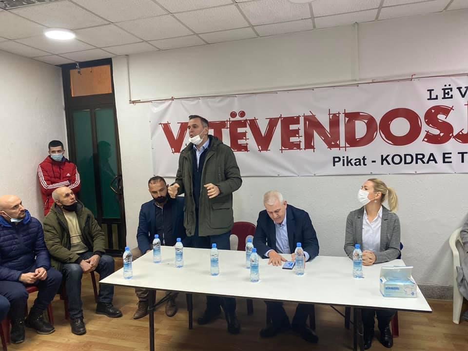 Dhjetëra të rinj i bashkohen VV-së në Prishtinë