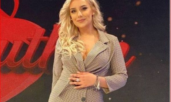 Ky ishte i dashuri i famshëm i Teas para se ajo të futej në Përputhen