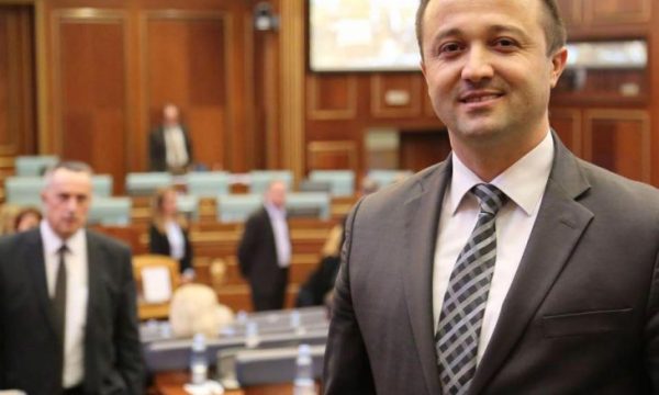 Berisha me akuza ndaj Kurtit sa ishte kryeministër: Ka dashtë me na asimilu, as emrin nuk ma ka ditë
