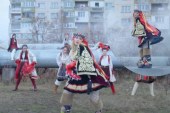 Lansohet klipi i këngës “Bang”, Rita Ora tërheq vëmendje me veshjet tradicionale shqiptare