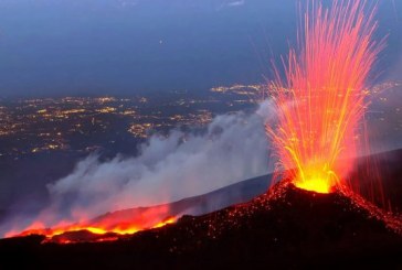 Rizgjohet vullkani më aktiv në Evropë, llava ndez qiellin, panik te banorët