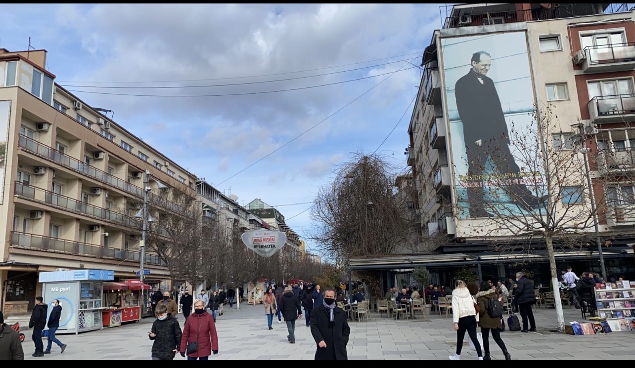 Lehtësohen masat antiCOVID, hiqet ora policore – studentët kthehen në Universitet