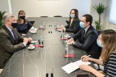 Ambasadori Kosnett uron Kurtin për fitore