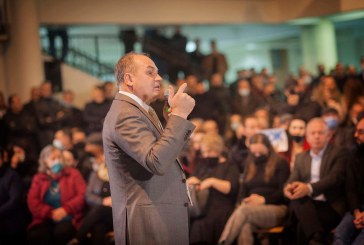 Enver Hoxhaj sot e nis fushën nga Gjakova