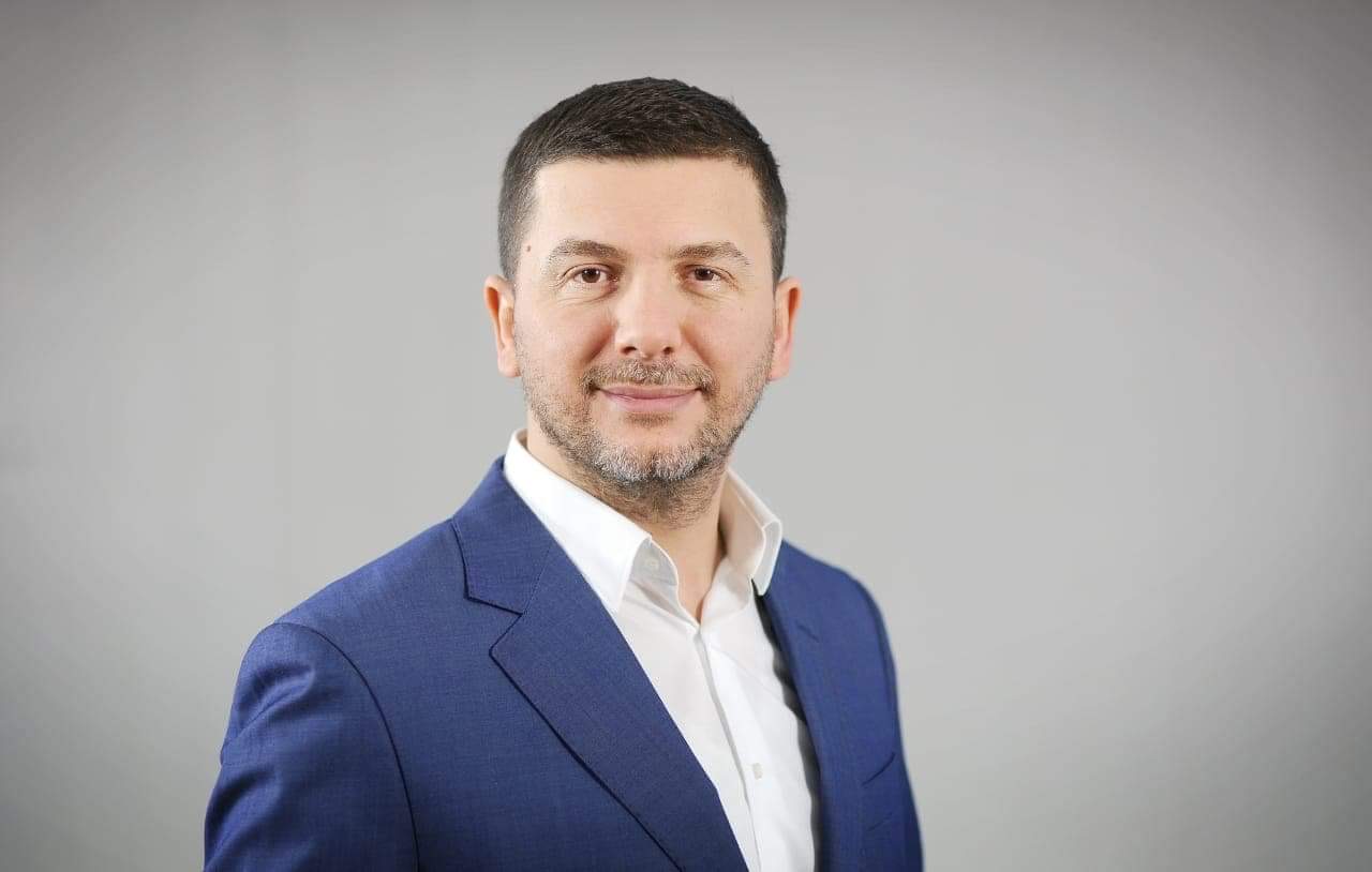 Krasniqi: Brenda 100 ditëve të qeverisjes, në koordinim me SHBA do të rinisim anëtarësimin e Kosovës në organizata ndërkombëtare (VIDEO)