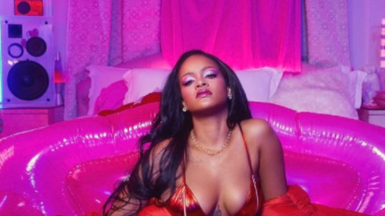 Rihanna dje festoi ditëlindje e 33-të të saj