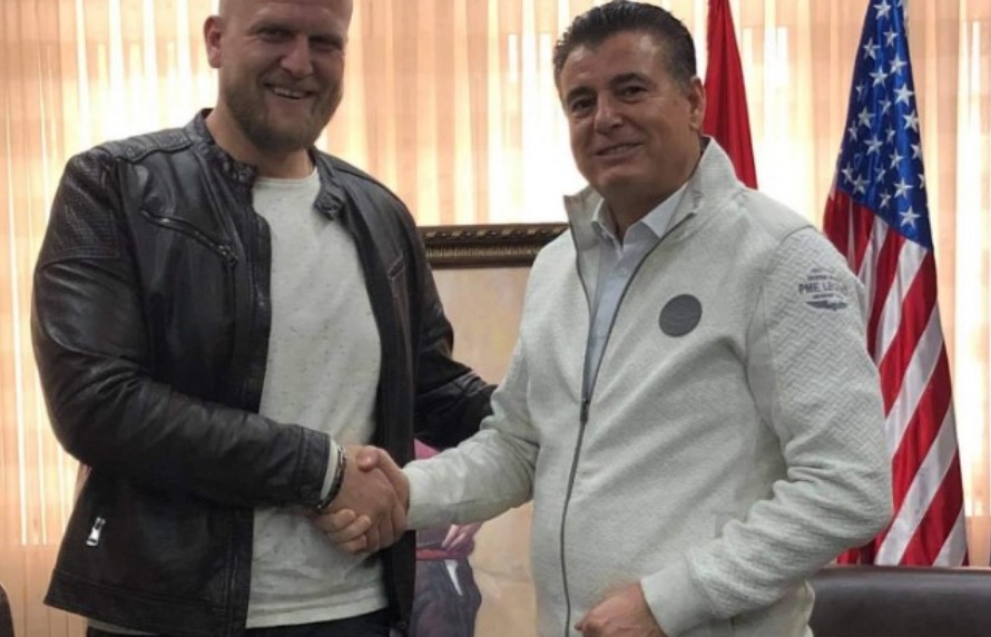 Personi që shkaktoi incident në tubimin e VV-së, shkon në zyrën e Bahtirit dhe i kërkon falje