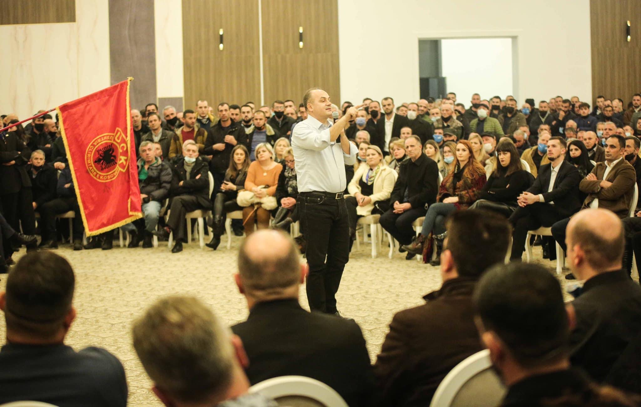 Hoxhaj nga Suhareka: Mos u besoni sondazheve të paguara, fitorja e PDK-së është e pandalshme