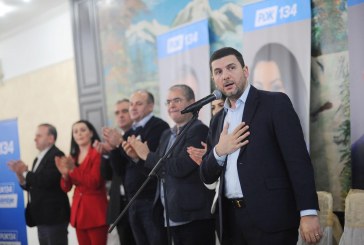 Memli Krasniqi: Më 14 shkurt qytetarët kanë dy zgjidhje, PDK që ka krijuar dhe garanton shtetësinë dhe VV që synon zhbërjen e shtetit