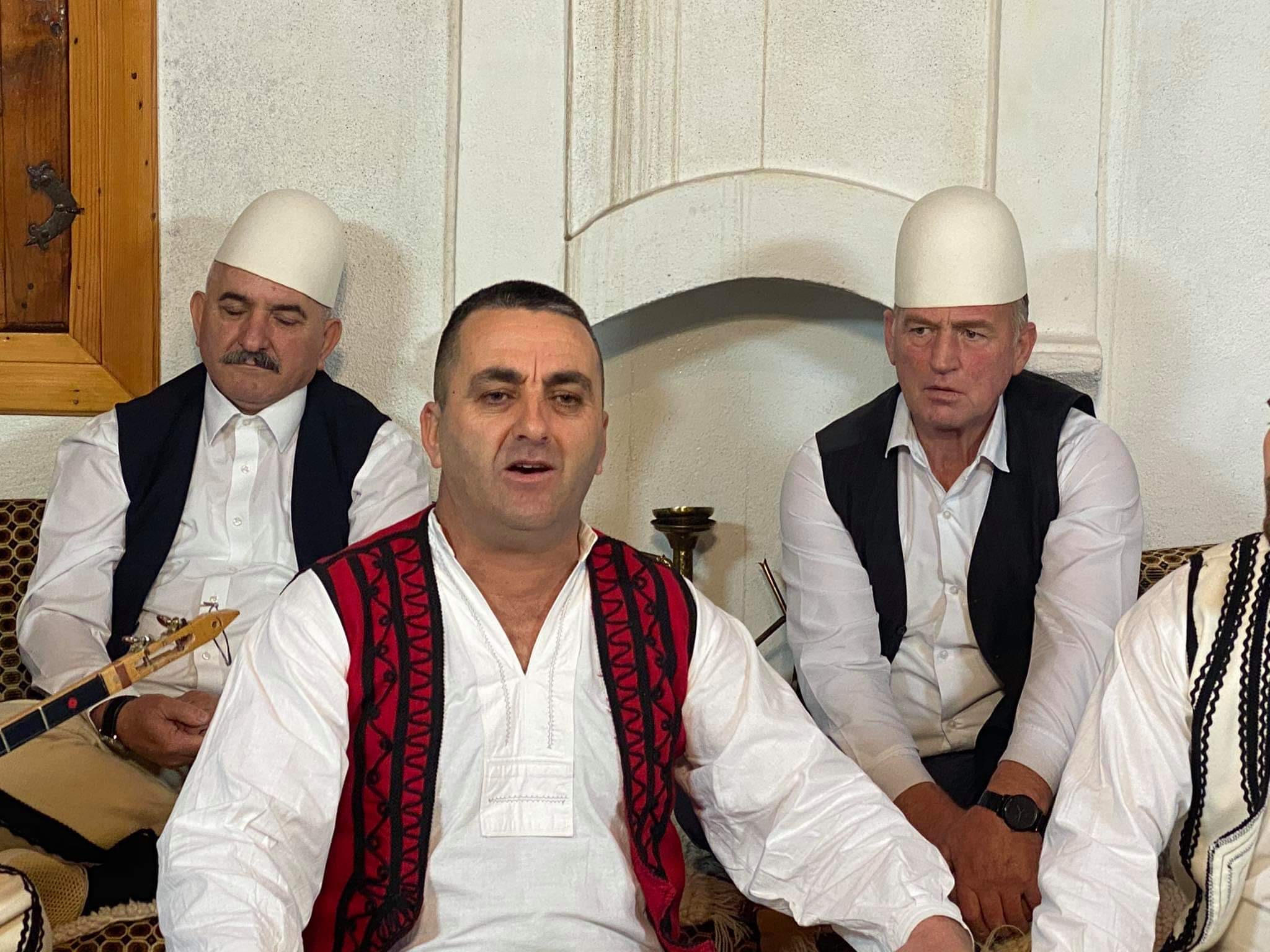 Fatmir Miroci sjell këngën për dëshmorin Bekim Gashi