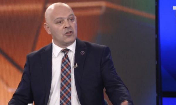 Gjini: Nuk ka nevojë Kosova me pjellë kësi logjike që presidenti të jetë jopolitik