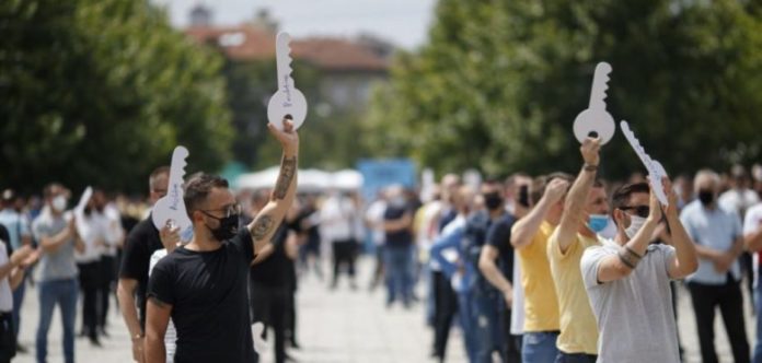 Gastronomët paralajmërojnë protesta nëse Qeveria kthen masat pas zgjedhjeve