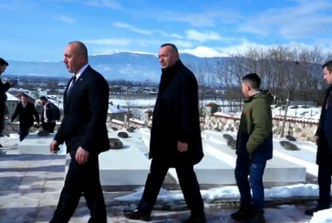 Haradinaj në Gllogjan: Kosova do të ecë drejt bashkimit me Shqipërinë