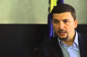 Memli Krasniqi: VV po i rrahë qytetarët – nuk bashkëpunojmë me parti të dhunës