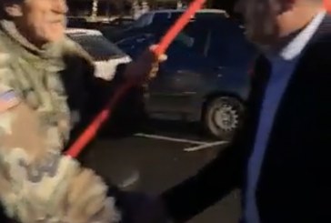 Ish-ushtari i UÇK-së mirëpret Hoxhajn në Ferizaj: Kryeministri i ardhshëm 1 milion për qind
